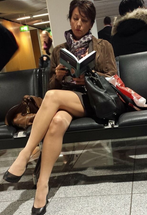 Street Pantyhose - Unaware Cunny Indoors