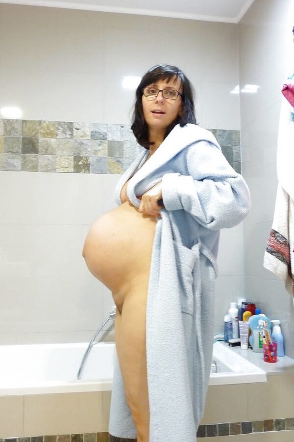 Pregnant amateur mix