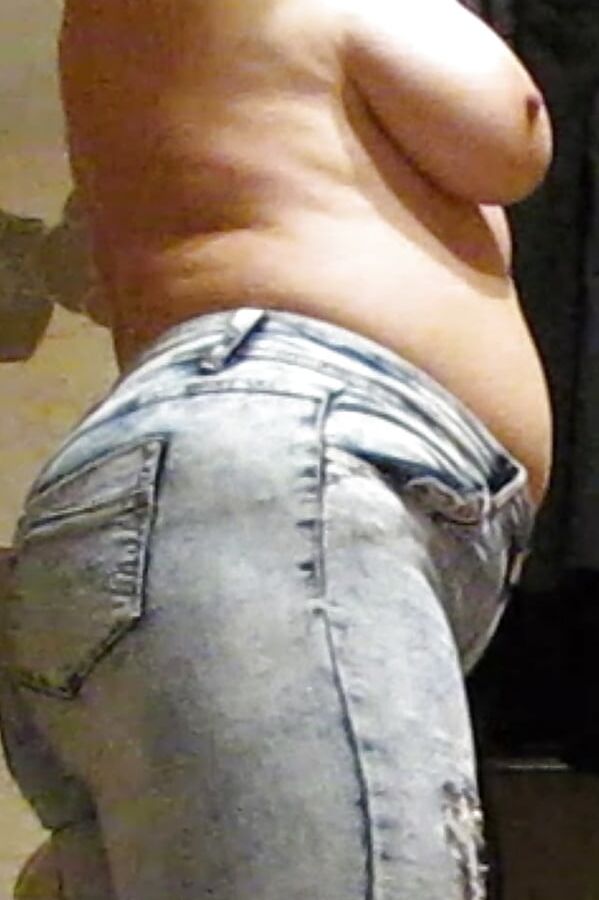 Topless in Jeans