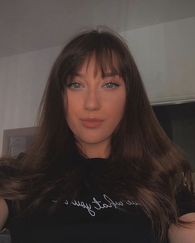 Smoking Hot Babe