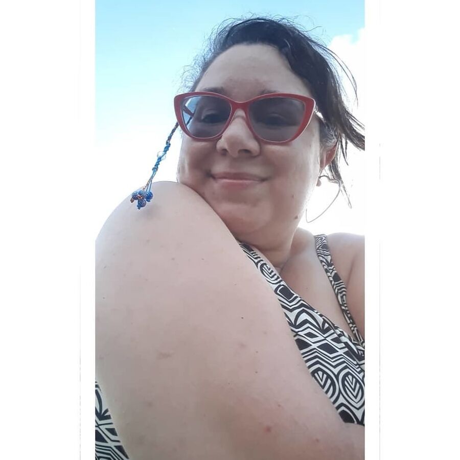 Gostosa (cum on glasses)