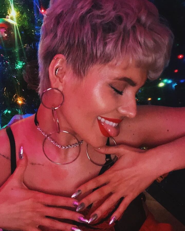 Sexy Russian Singer Shena