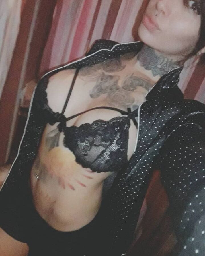 Inked darks latina prostitute