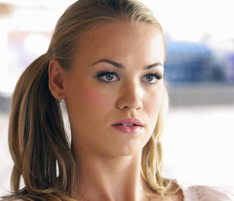 Yvonne Strahovski Fit As Fuck
