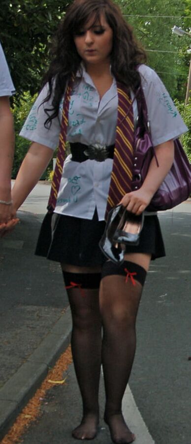 Street Pantyhose - UK Trash in Pantyhose and Tights