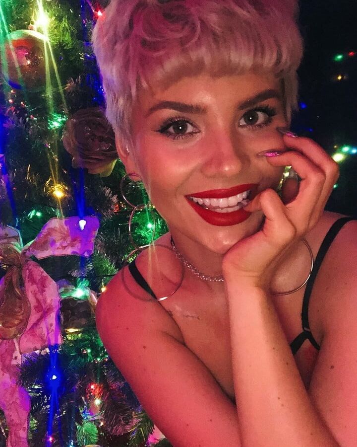 Sexy Russian Singer Shena