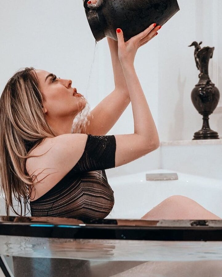 insta_paulina Instagram bitch