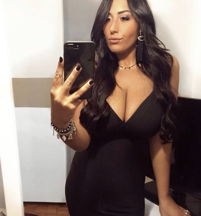 Amica Tettona
