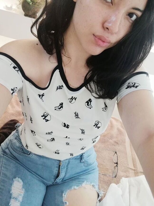 Vanessa, Mexicana, no desnuda, para masturbarse mirandola