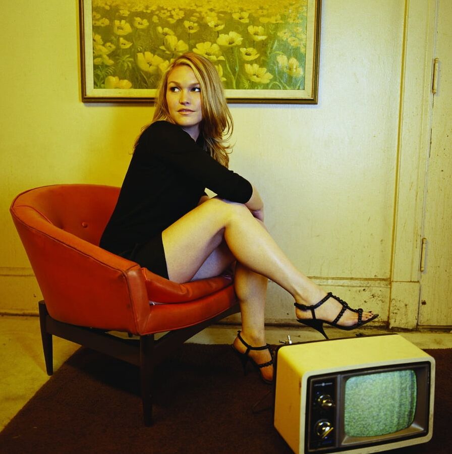 Julia Stiles