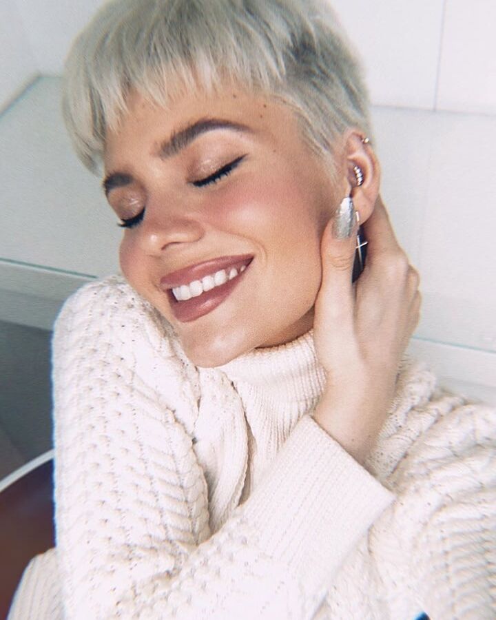 Sexy Russian Singer Shena