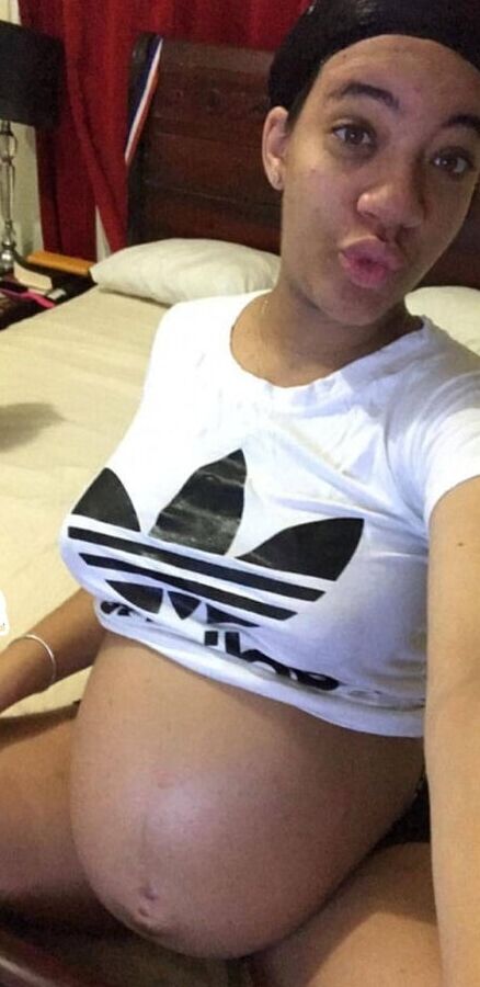 preg sexy mum