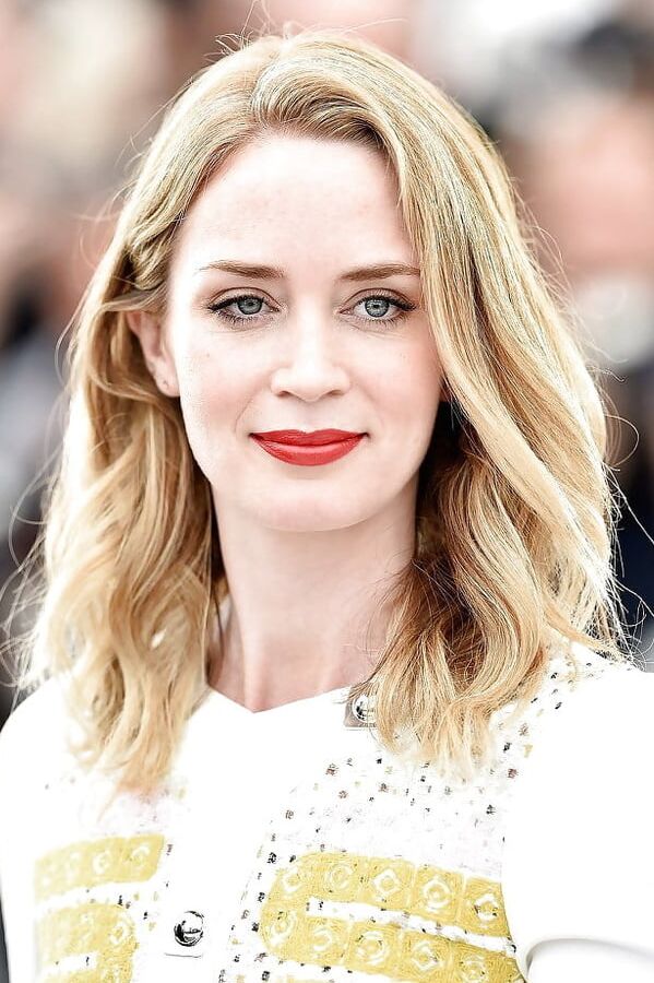 Emily Blunt Sexy Pics