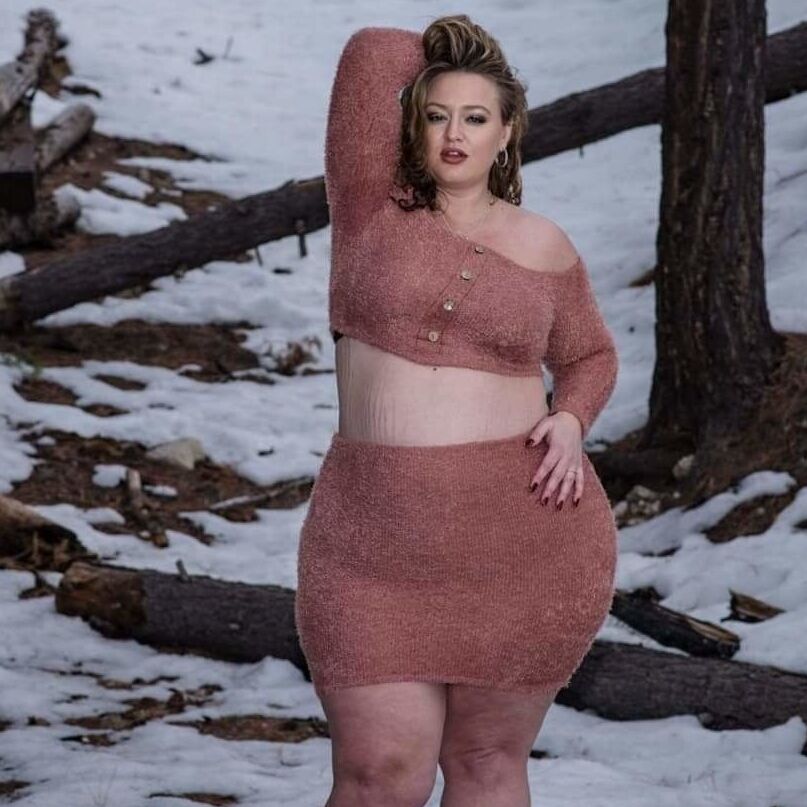 Fabulous and beautiful chubby with a huge exquisite butt
