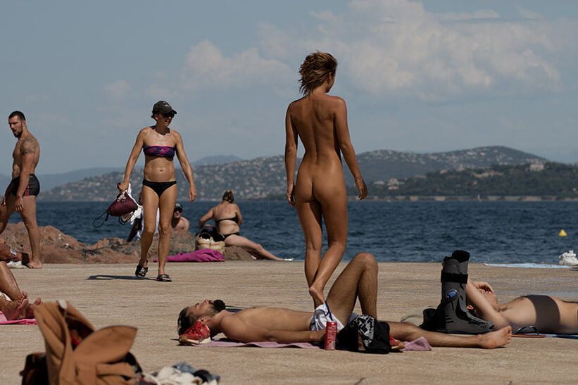 Marisa Papen: best of public nudity