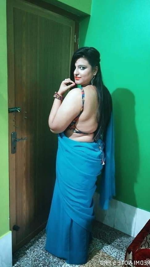 Hot girls bhabhi outdoor capture