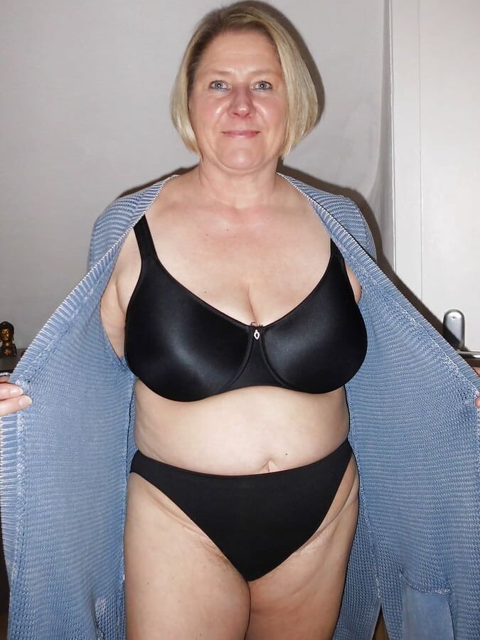 Big Girls Wearing Bras