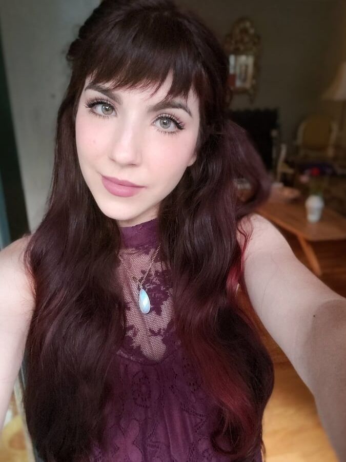 Sexy Twitter Babe