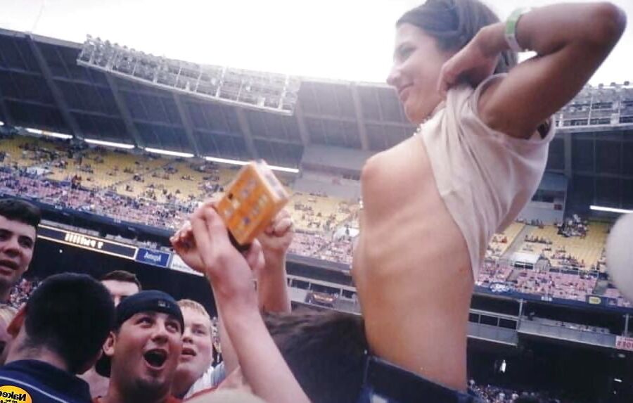 Flashing Tits