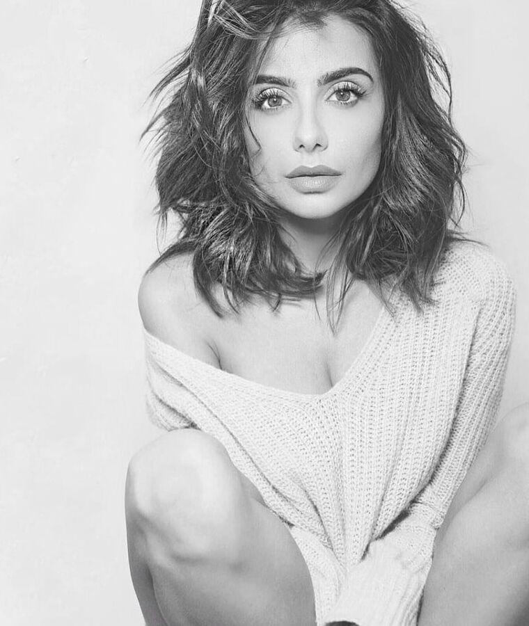 Mikaela Hoover: Hair and face fetish