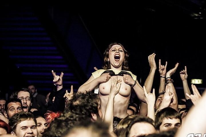 Flashing Tits