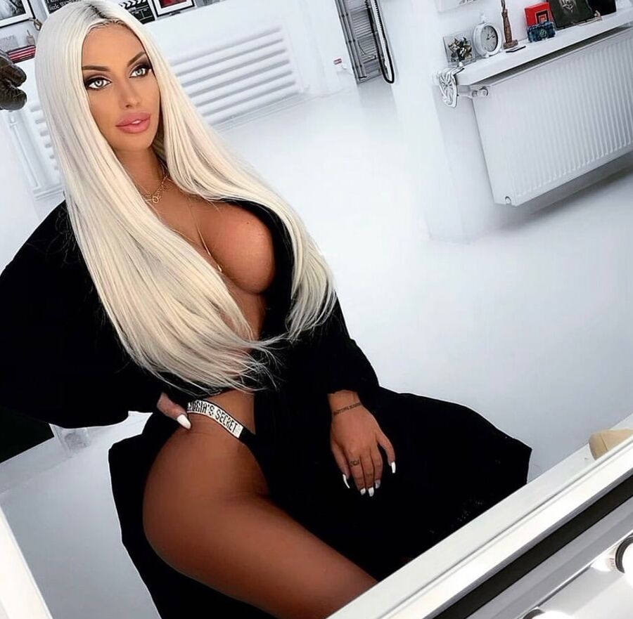 LUST - Loredana Chivu