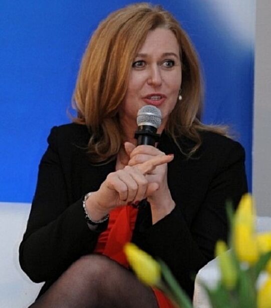 Females in politics-Elzbieta Lukacijewska