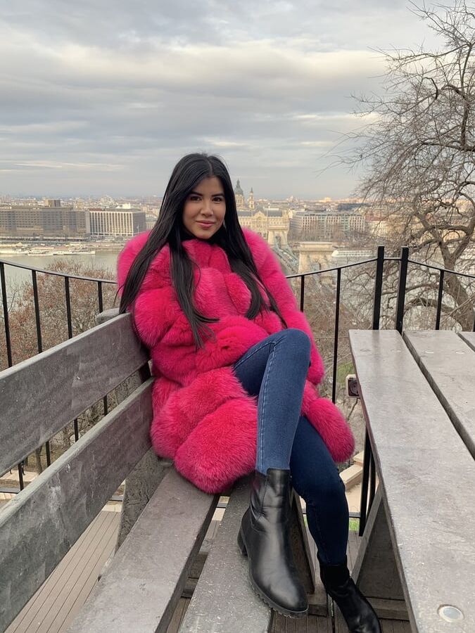 Lady Dee Eurasian Beauty