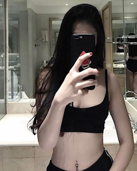 Pretty korean masturbates