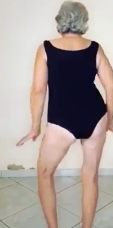LATIN GRANNY
