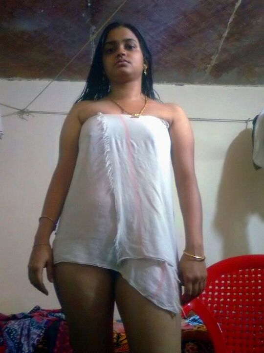 A beautiful aunty nude images