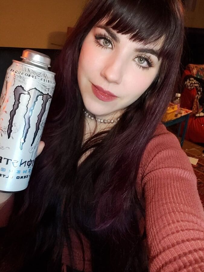 Sexy Twitter Babe