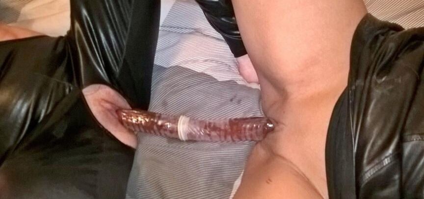 Lincolnshire whore told to strip.