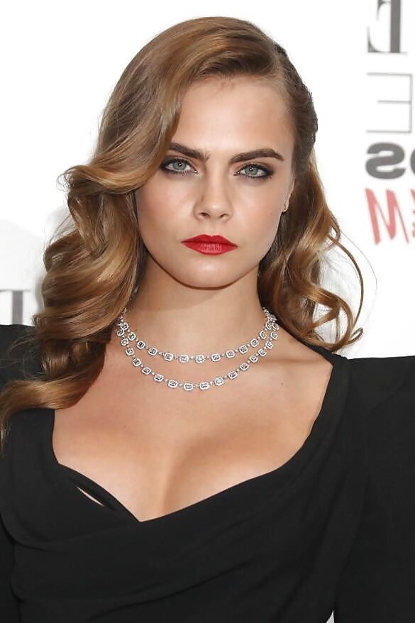 Cara Delevingne! Super Model Actress So Pretty!