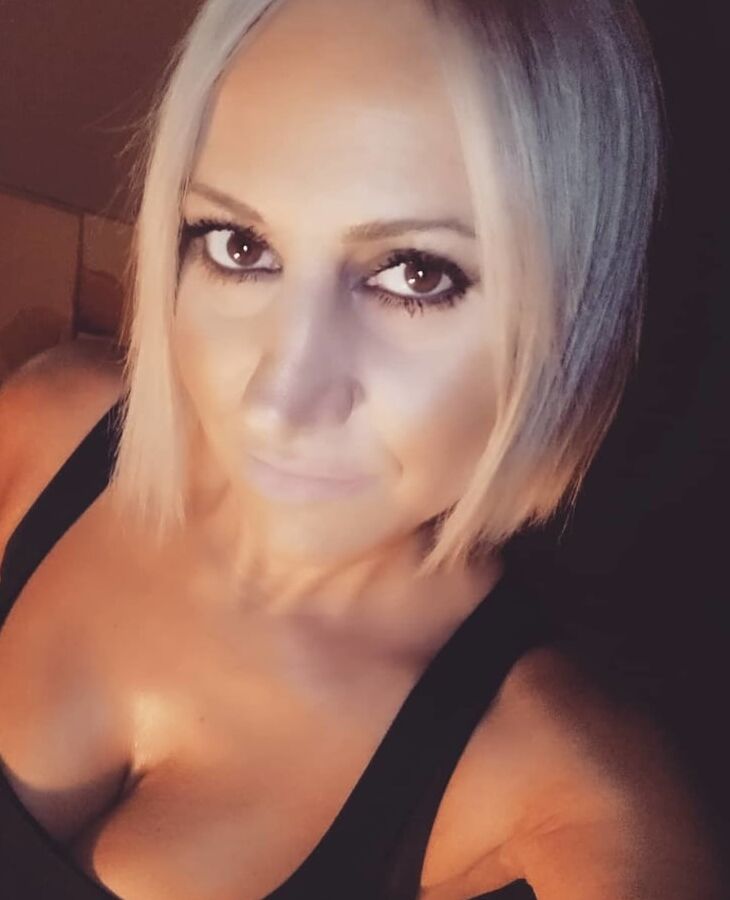 greek milfs