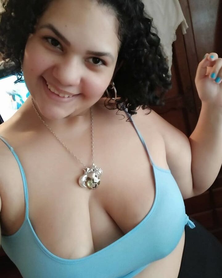 Amateur saggy face to cum