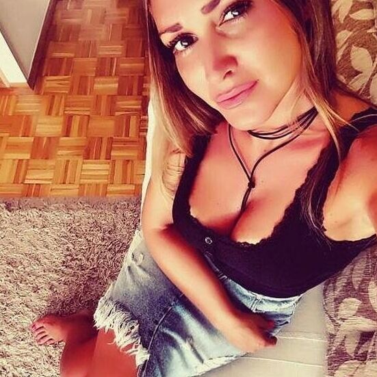 milf bombshell