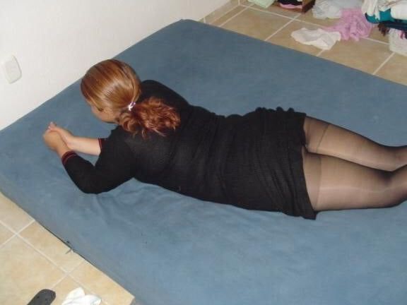AMATEUR PANTYHOSE GIRL