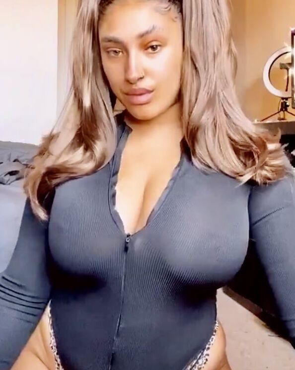 Busty Ebony Babe: Kiah