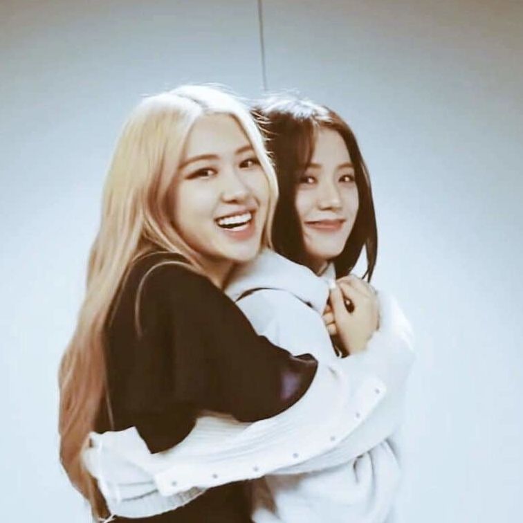 Jisoo and Park chae young