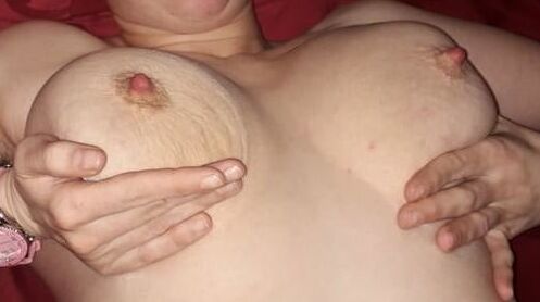 seins et caresses