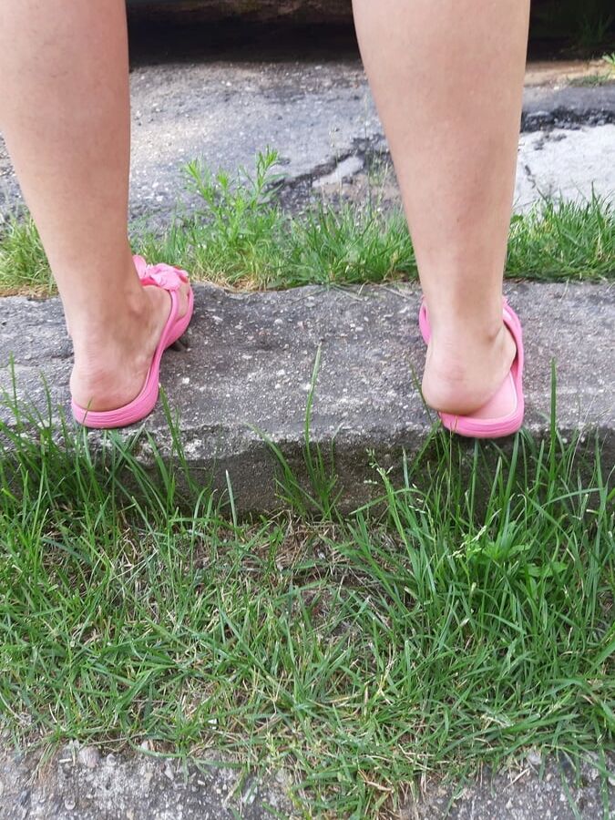 Mom in Flip Flops