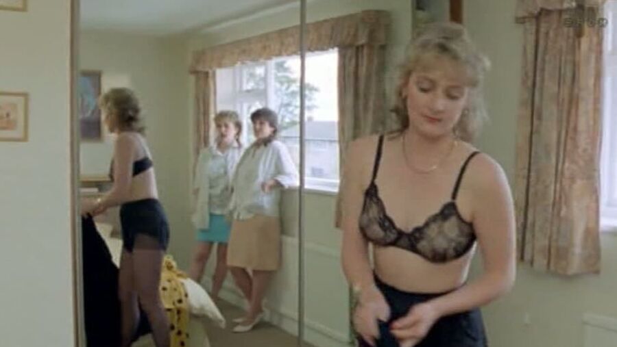 Lesley Sharp, Britsh Actress, Celelebrity