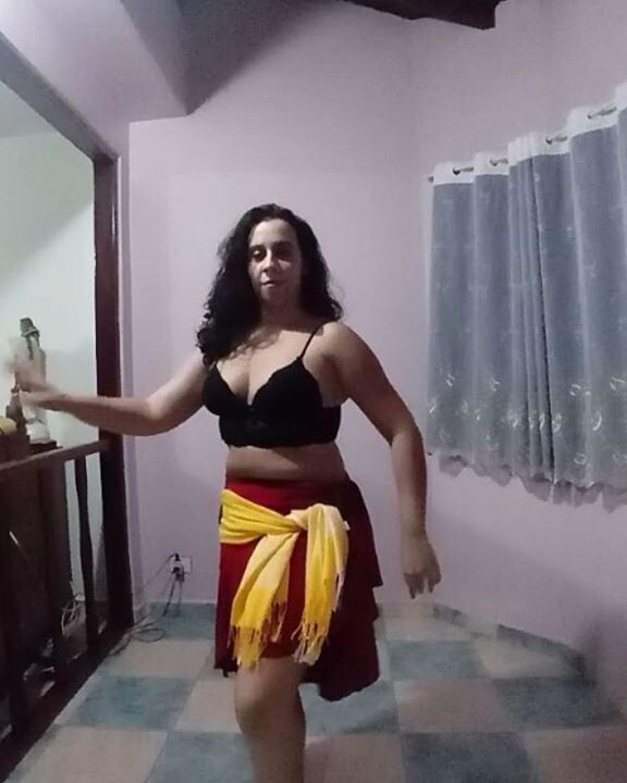 Belly dance milf