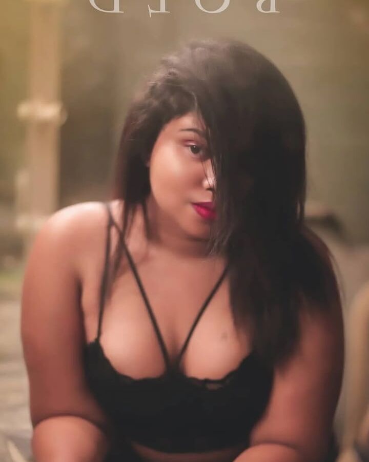 INSTA BABE LENI