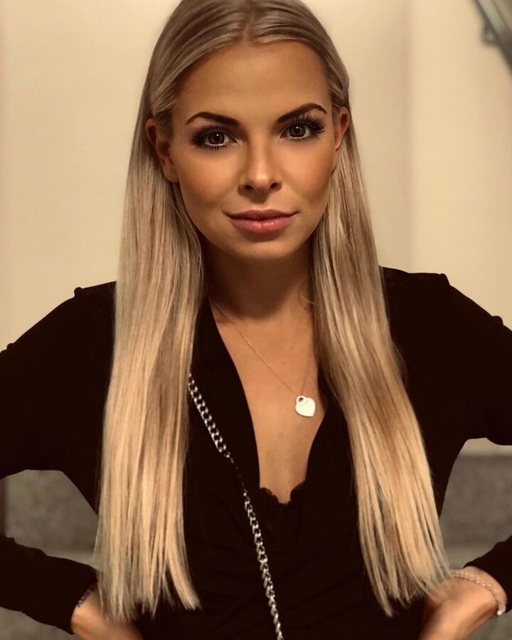 INSTA BABE LENI