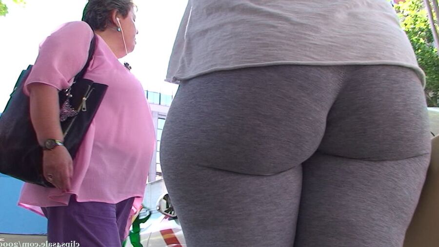 hungry ass in gray tights GLUTEUS DIVINUS