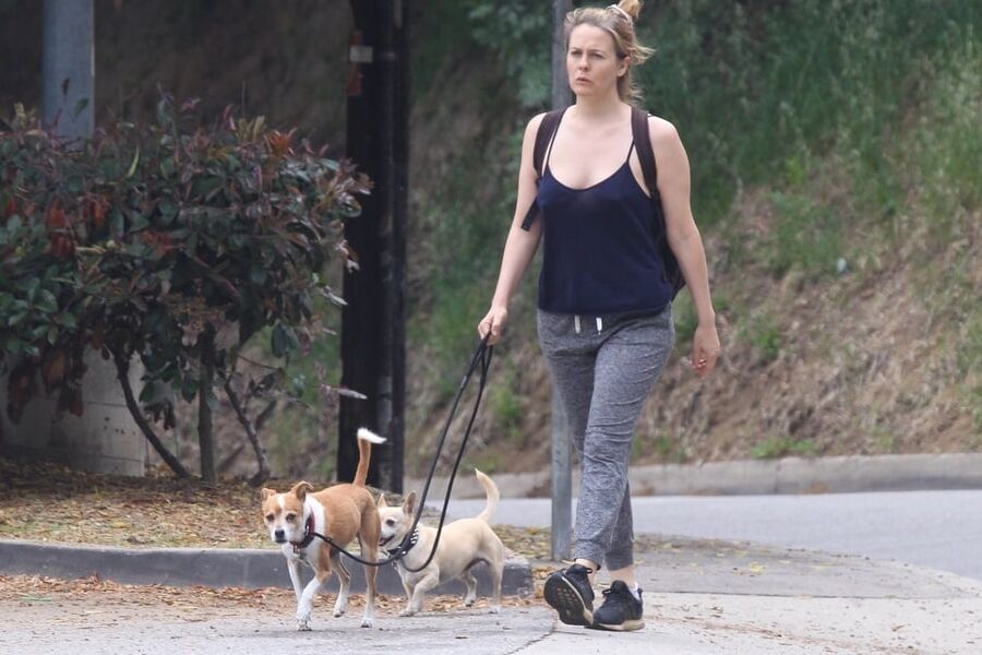 Alicia Silverstone Nipple Pokies