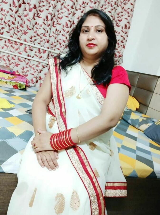 Urvashi (Savi) bhabhi show nude