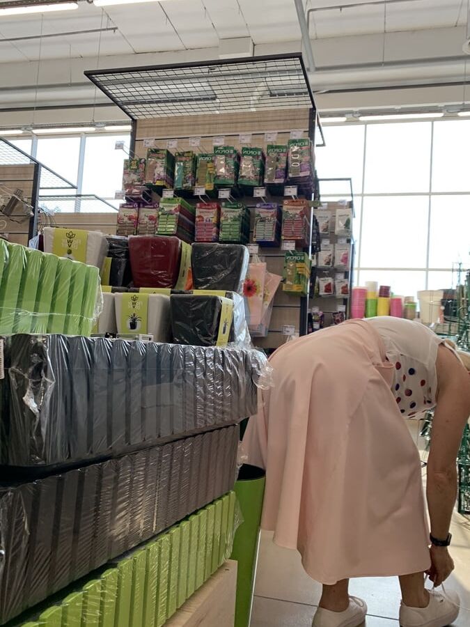Upskirt milf mature